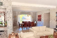 Casa en Punta del Este - PHPunta Candelaria, parque con piscina y BBQ 