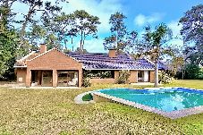 Casa en Punta del Este - PHPunta Señuelo, 5D Hermoso parque, piscina y BBQ 