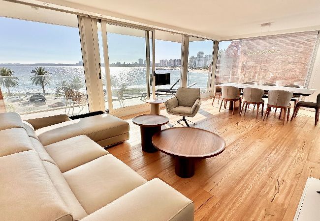 Apartamento en Punta del Este - PHPunta Mouette 3, Piso entero 4 suites 1era línea 