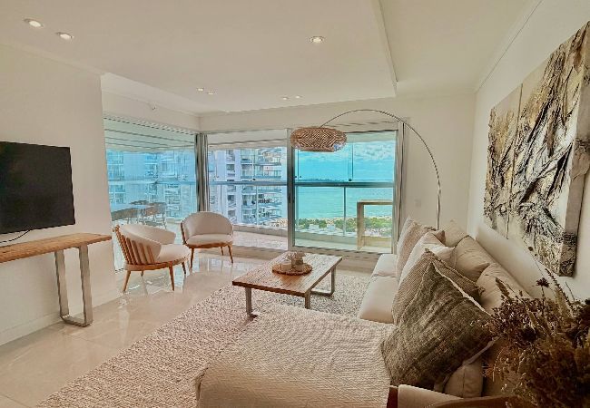 Apartamento en Punta del Este - Miami Boulevard II 18, Lujos con vista al mar 