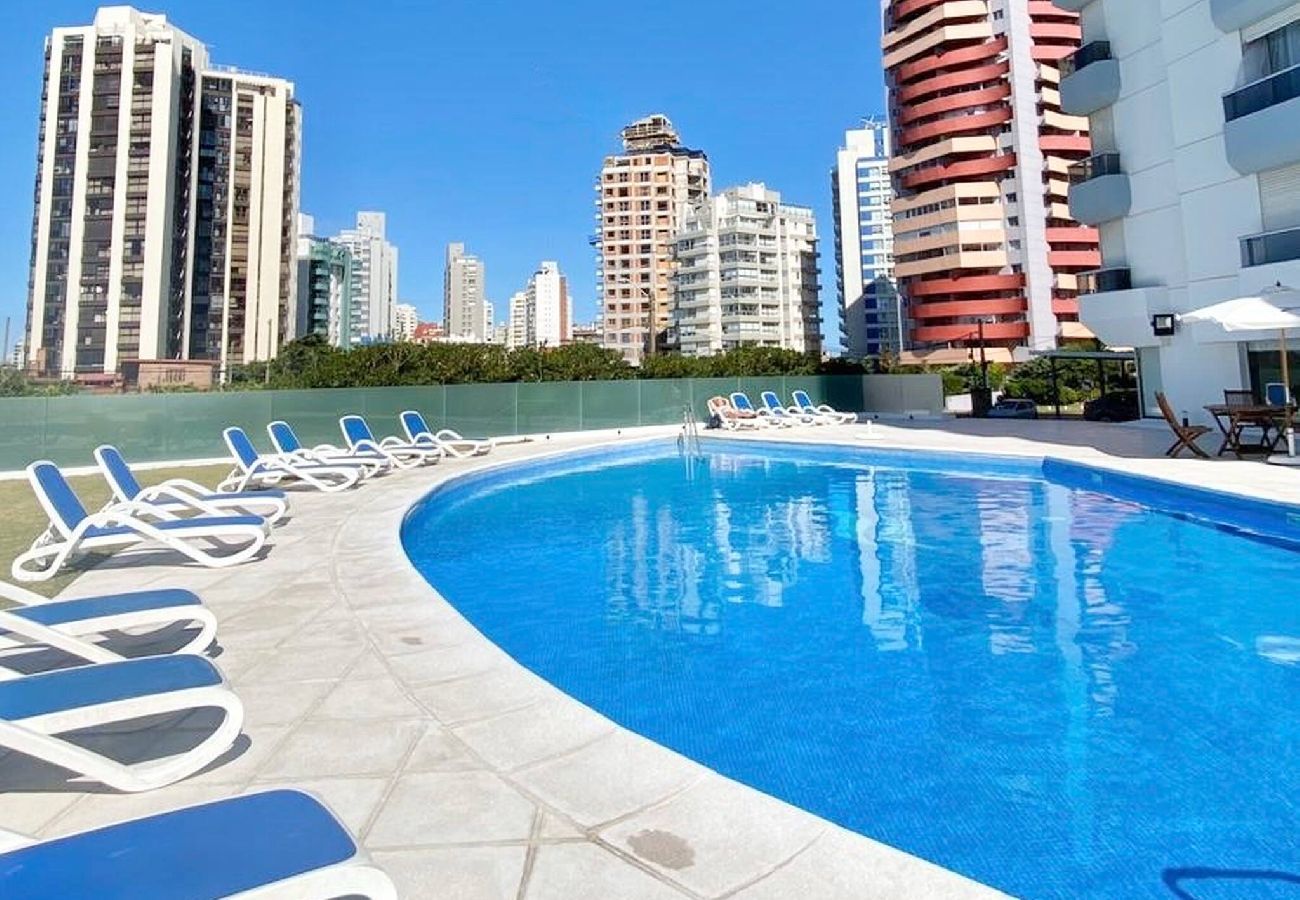 Apartamento en Punta del Este - PHPunta Marina II, Vista al Mar y Cerca de Todo 