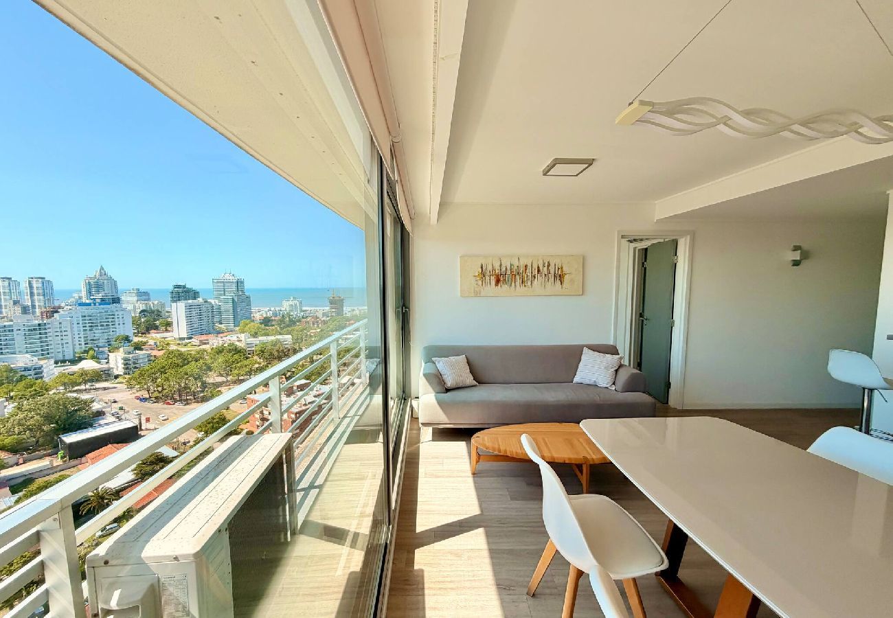 Apartamento en Punta del Este - PHPunta Alexander Blvr 20, 2 suites edificio Full 