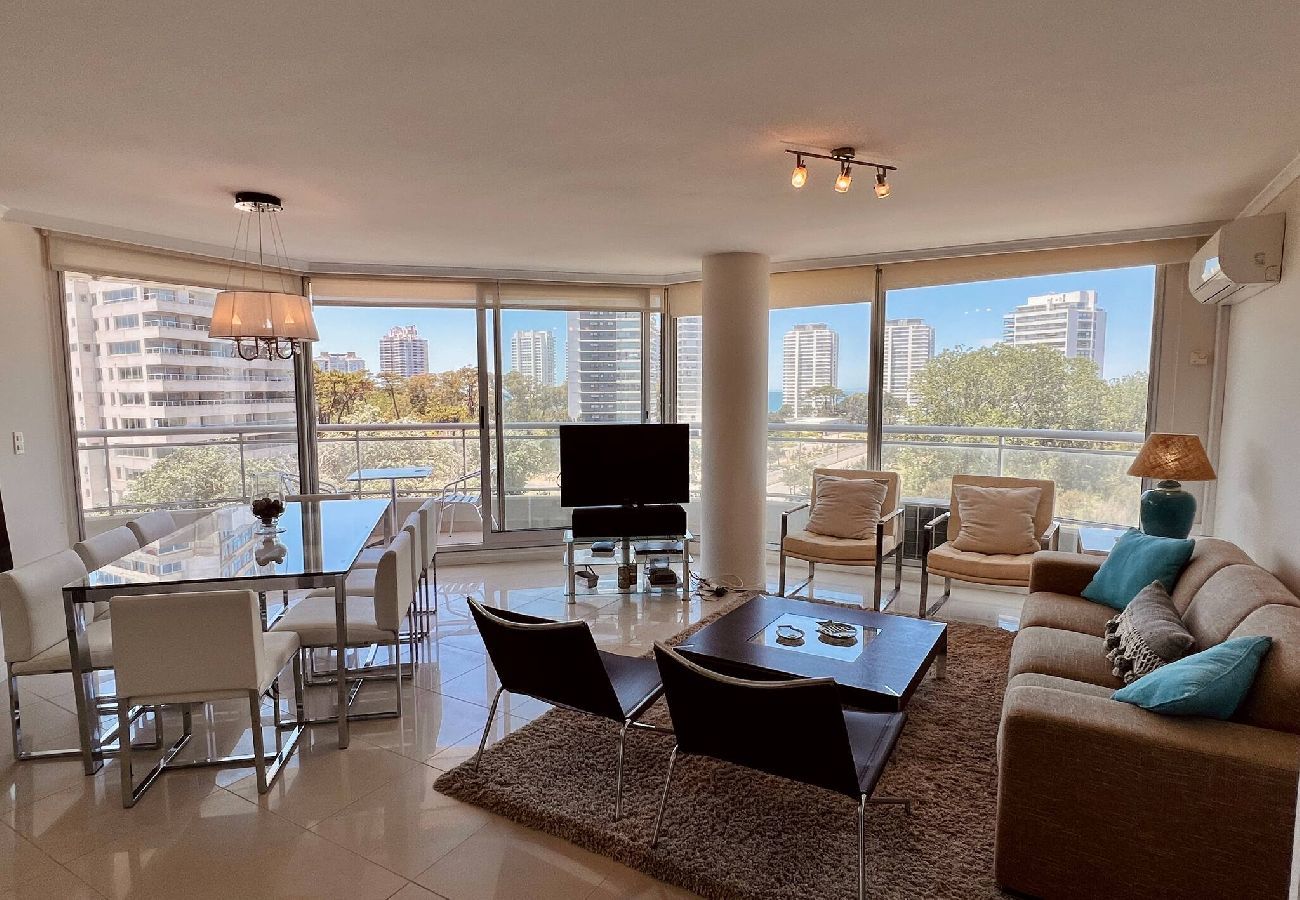 Apartamento em Punta del Este - Punta Ocean, 4 Suites e os melhores serviços