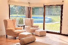 House in Punta del Este - PHPunta Señuelo, 5 Bedrooms, Beautiful Yard, Pool and BBQ