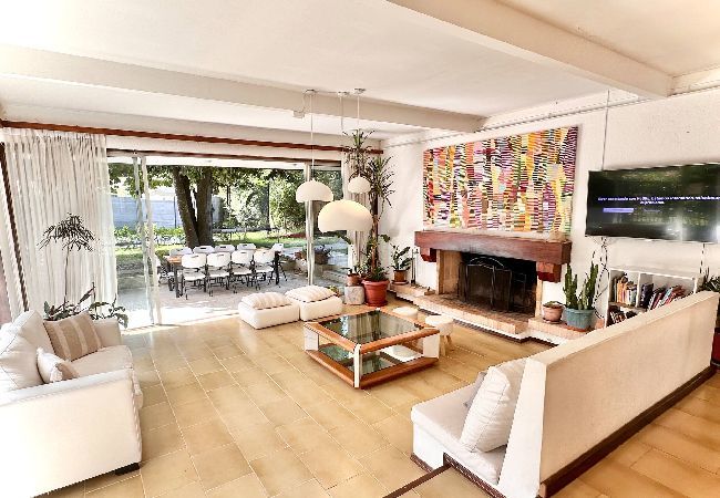 Villa in Punta del Este - PHPunta Casa Tilo, Fully Equipped, Perfect for Families, Sleeps 18