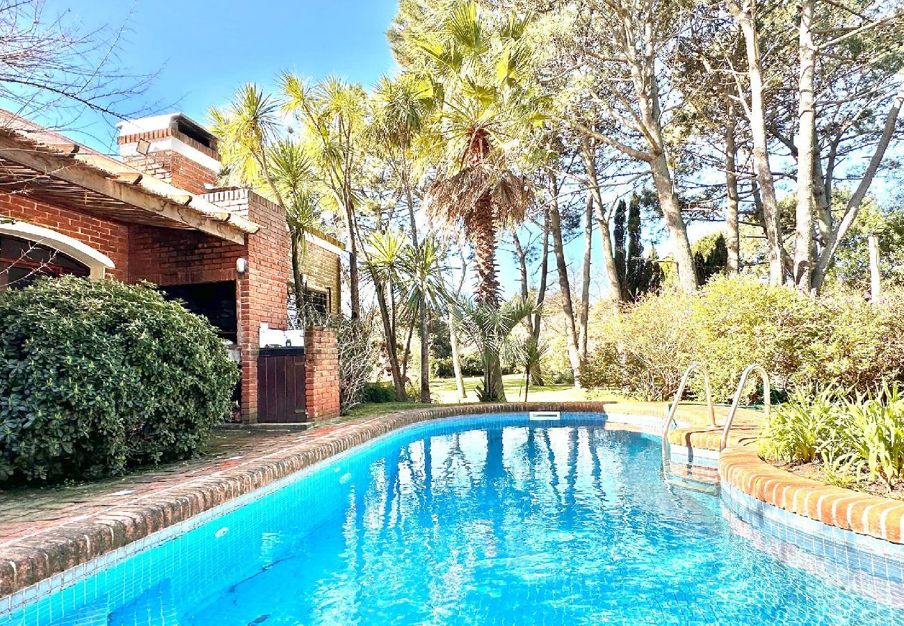 House in Punta del Este - PHPunta Tapialito, 5 Suites, Gran Jardín y Piscina